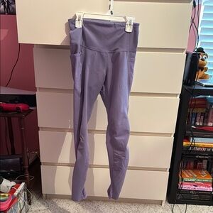 Women’s medium old navy Lavender High-Waisted Leggings with side pockets